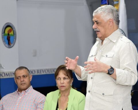 Miguel Vargas cree gobierno hace retroceder el país