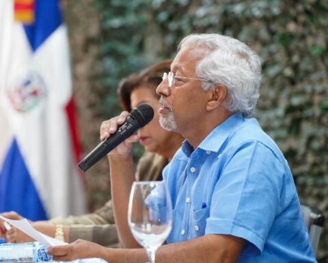 Ministro de Educación plantea invertir en pedagogía para optimizar aprendizaje