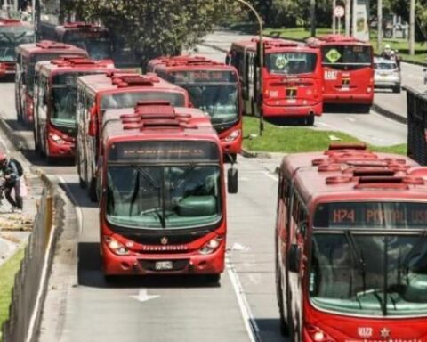 More than 53% of Colombians use mass transportation