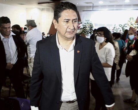 More than S/ 3 million seized from accounts of Vladimir Cerrón