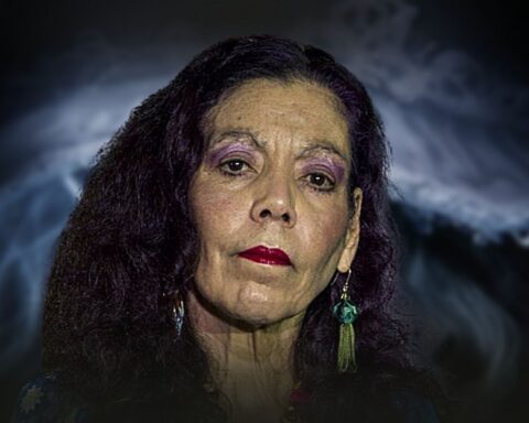 Murillo invokes "sacrosanct ancestral energies" in a speech against "colonialism"