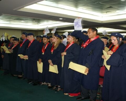 National Experimental University of Greater Caracas graduated more than 800 professionals