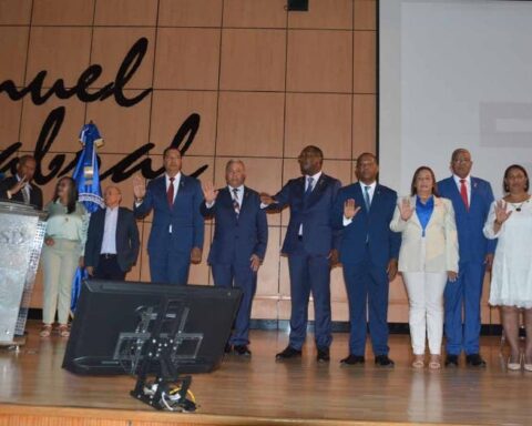 Juramentan nueva directiva del Codia; luchará ley compras