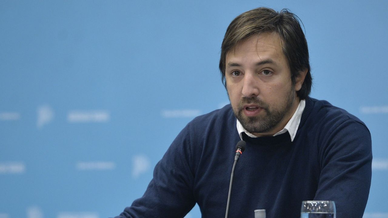 Nicolás Kreplak urged parents to vaccinate babies against the coronavirus