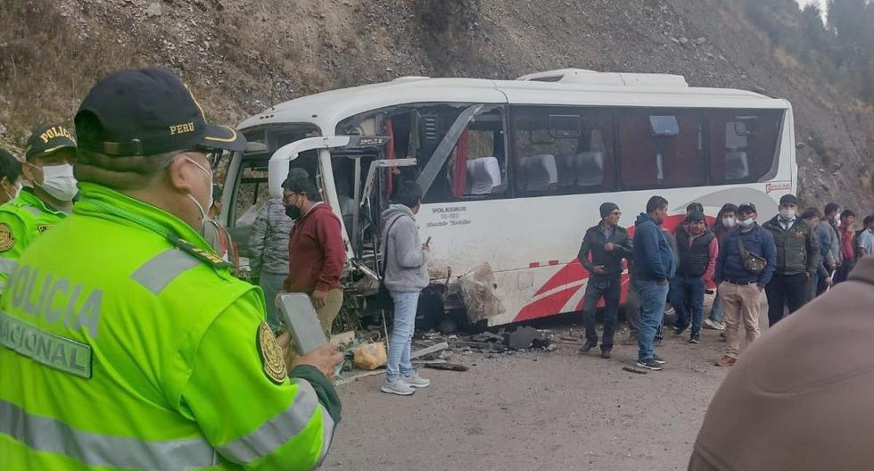 One deceased and 15 tourists injured after vehicle crash in Cusco (PHOTOS)