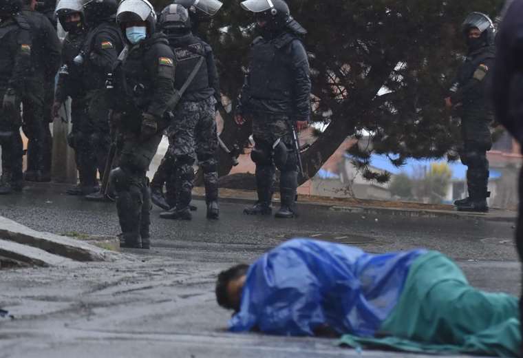 One serious injury and three detainees is the preliminary result of the repression of coca growers in La Paz