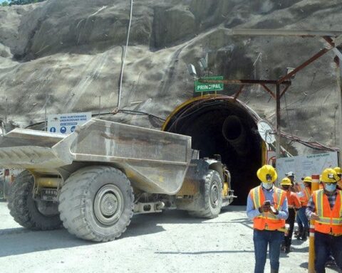 The rescue of the two miners will take weeks