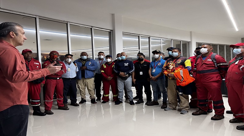 PDVSA firefighters and technicians travel to Cuba to help extinguish the fire