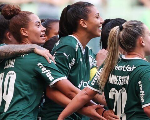 Palmeias thrashes Avai 6-1 and keeps the Brazilian Women's lead