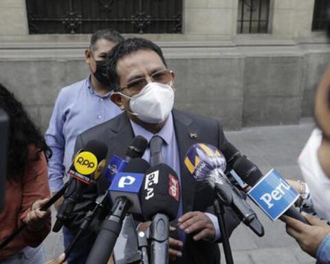 Pedro Castillo's lawyer assures that he will go to testify before the prosecution if his rights are guaranteed