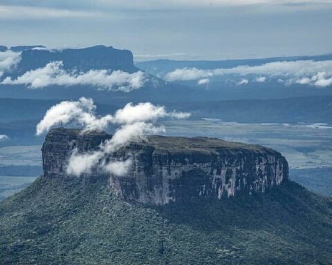 Pemón ethnic group ratifies prohibition of any tourist activity in the Kusari tepuy