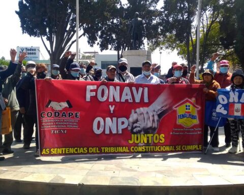 Pensioners receive only between 250 to 500 soles, which is not enough for them to survive