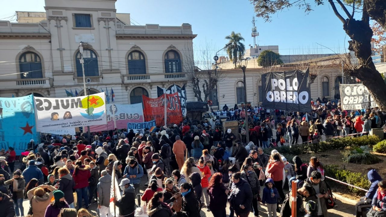 Piqueteros mobilize to the Plaza de Mayo and demand to speak with Sergio Massa