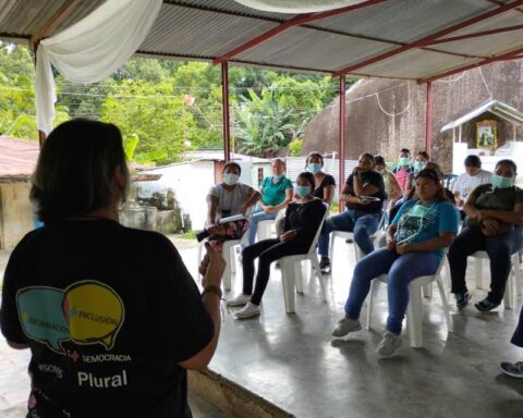 Plural fights misinformation with workshops for communities in Amazonas