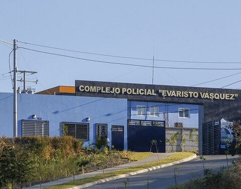 Political prisoners, in danger of "malnutrition and extreme weight loss" due to "drastic reduction" of their food