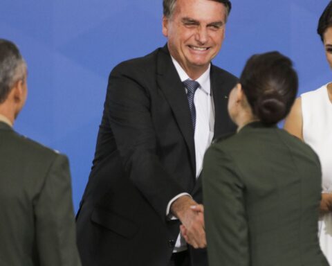 President promotes Armed Forces officers in ceremony