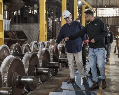 Presidential candidate Ciro Gomes defends national reindustrialization