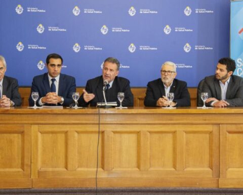 Public Health promotes incorporation of defibrillators in mobile emergencies