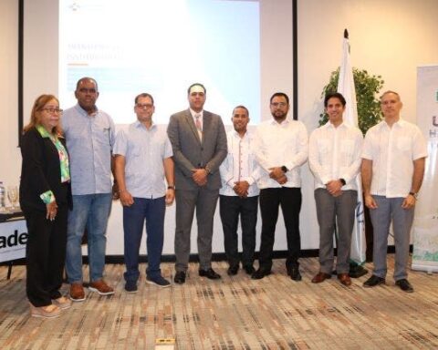 Registro Inmobiliario presenta innovaciones a gremios del sector construcción