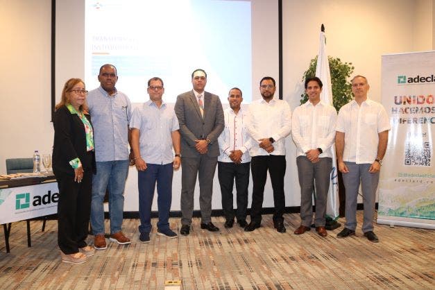 Registro Inmobiliario presenta innovaciones a gremios del sector construcción