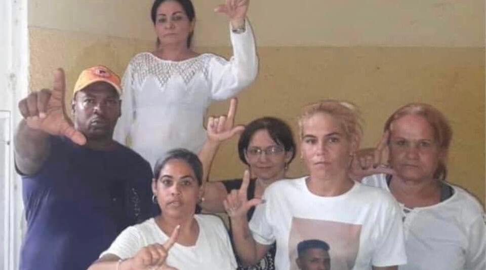 Relatives of 11J Prisoners Detained in Havana Accused of Public Disorder