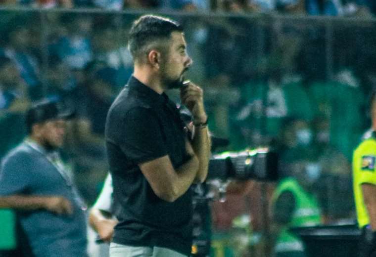 Rodrigo Venegas resigned and ceased to be Blooming's coach