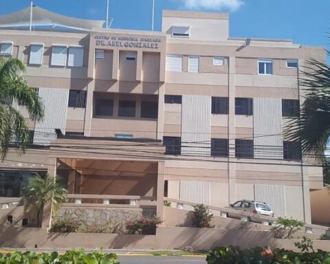 Senador PRM es operado de emergencia