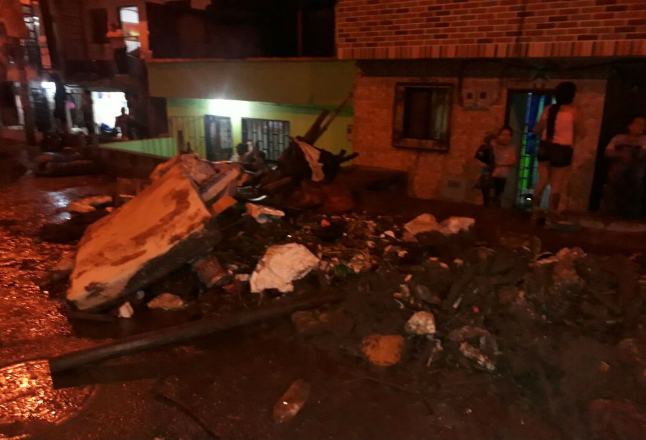 Six homes affected by heavy rains in Bello, Antioquia