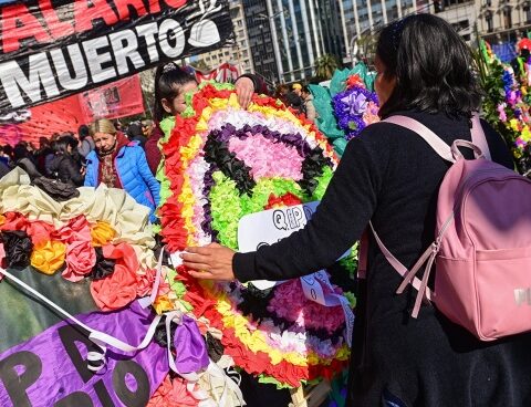 Social organizations march to Plaza de Mayo "for an increase in the minimum wage"