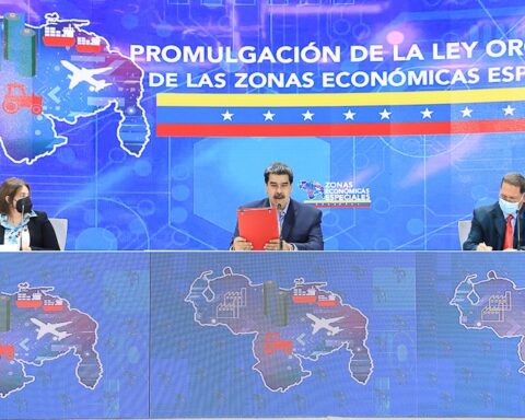 Special Economic Zones: economic opening of Maduro?