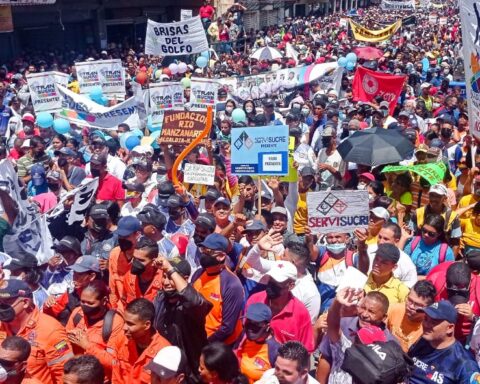 Sucre working class marched in defense of Venezuelan assets