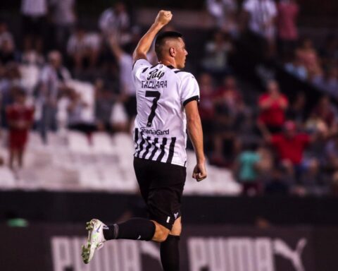 Tacuara Cardozo saves Libertad from defeat against Guaraní