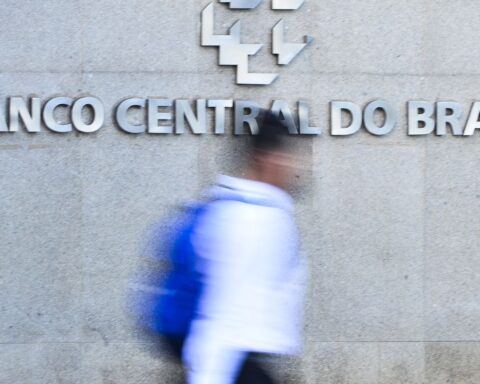 Temporary fiscal stimulus pressures inflation, says Central Bank