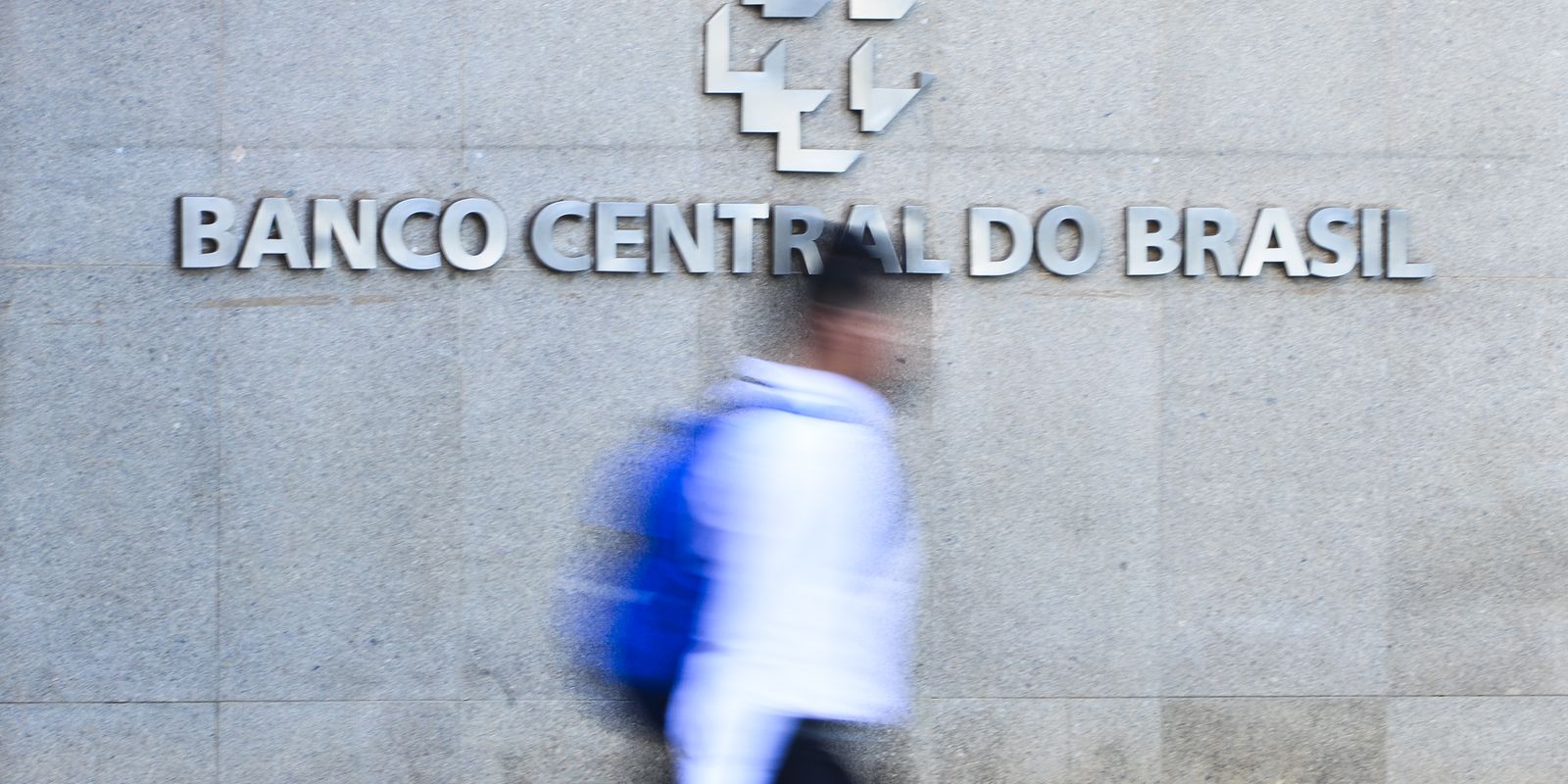 Temporary fiscal stimulus pressures inflation, says Central Bank