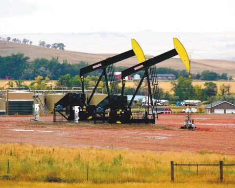 Petróleo de Texas baja un 3,2 % y cierra en 86,53 dólares el barril