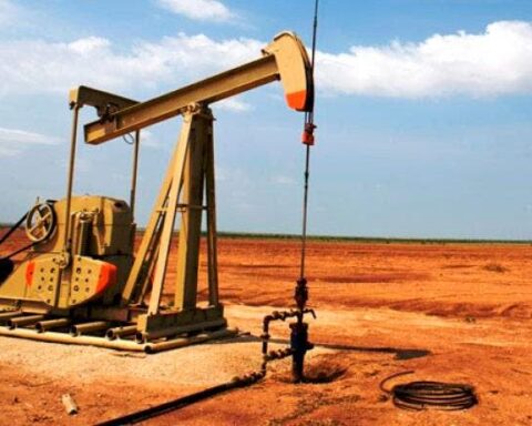 Petróleo de Texas abre con una bajada del 0,39 %, hasta 92,16 dólares