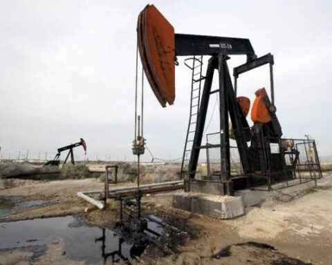 El petróleo de Texas abre con una subida del 1,6 %, hasta 95,94 dólares