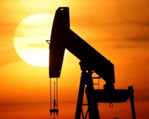 El petróleo de Texas abre con una caída del 5,21%, hasta 87,29 dólares