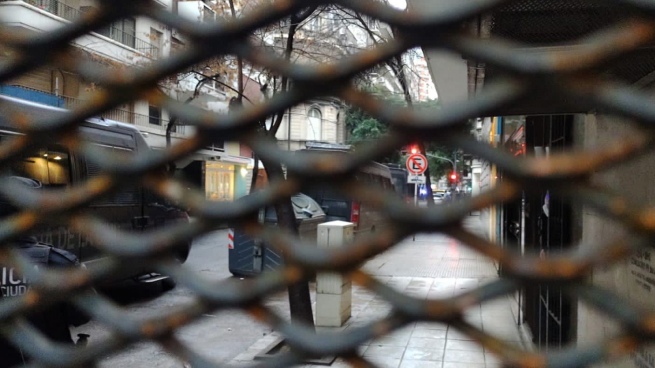 The Buenos Aires government arranged a perimeter fence in the house of the Vice President
