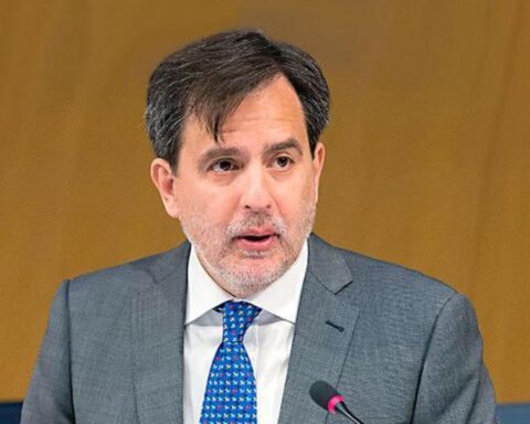 The Foreign Ministry appoints Luis Enrique Chávez and Manuel Talavera as representatives to the UN and OAS, respectively