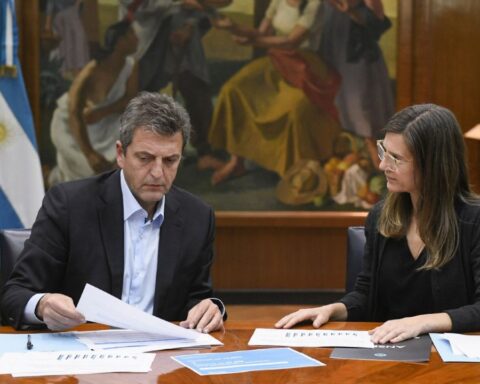 The Government announced an increase in family allowances: when will it come into effect