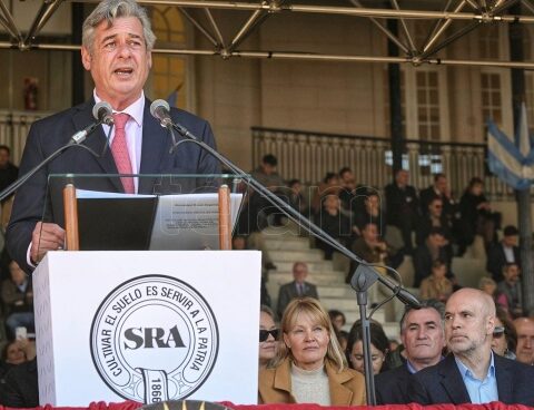 The Liaison Table prepares for the meeting with Massa