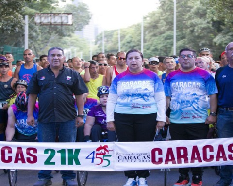 The Simón Bolívar International Half Marathon started with more than 600 athletes