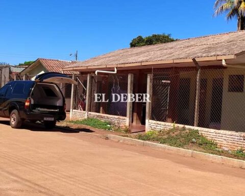 The body of the riddled Brazilian is taken to his country and the Police seeks to capture the authors