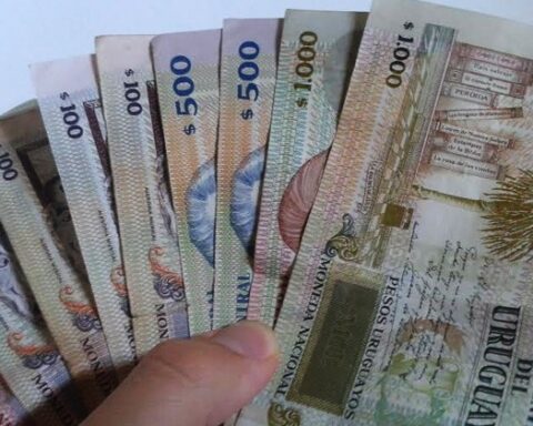 The fall in wages of Uruguayans accumulates 28 months of loss