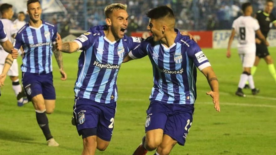 The leader Atlético Tucumán thrashes Barracas and moves away from Gimnasia, which draws
