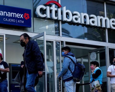 The price to buy Banamex is around 8,000 million dollars