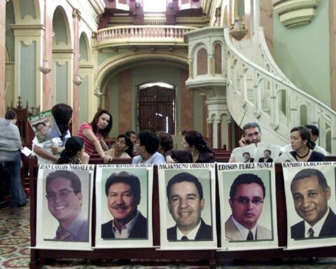 There is an interest so that the truth of the massacre of deputies from the Valley is not known: victims' lawyer