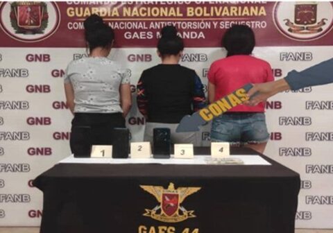 They arrested three female members of the Carlos Capa gang