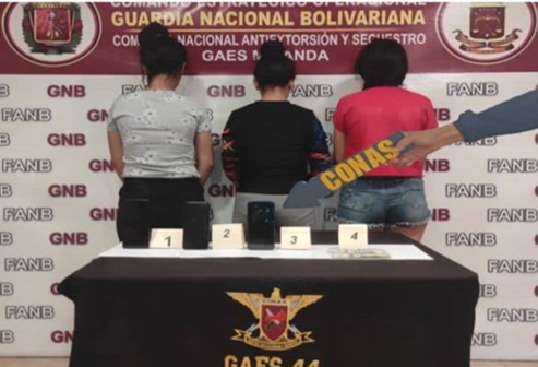 They arrested three female members of the Carlos Capa gang